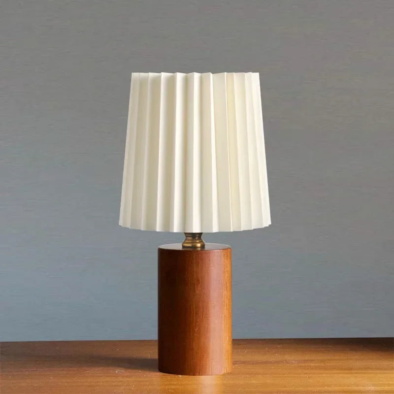 Pleated wooden bedside table lamp - Noctive Home
